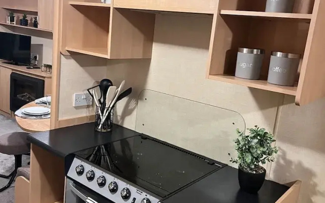 Lovely Caravan Located in an Amazing Holiday Park