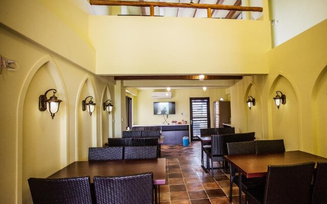 Oasis Hotel