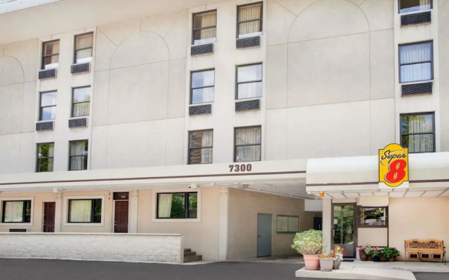 Super 8 By Wyndham Chicago Il
