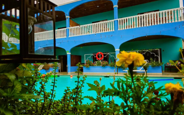 Toro Blanco Resort
