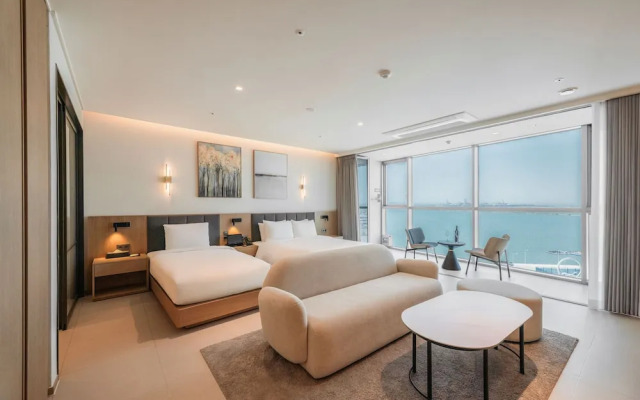 Wave M Hotel West