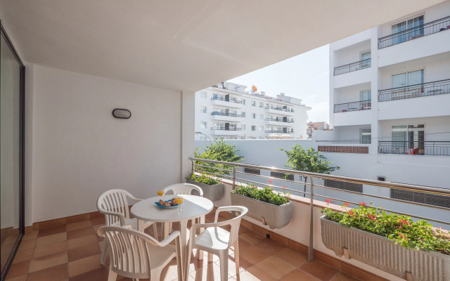 Beatrix 2000 - Caliu apartments