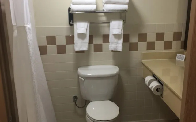 AmericInn Monmouth