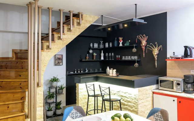 Krousonas Mountain View Suite