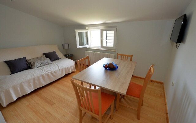 Holiday Apartment Home Simoni With Pool