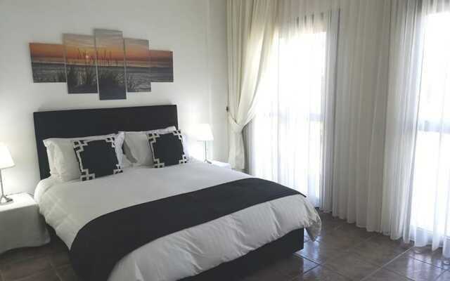 Stunning Private Villa - Beautiful Gardens & Pool