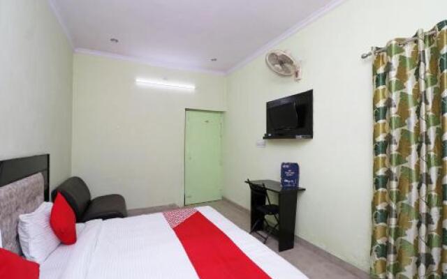 OYO Flagship 23686 UR Guest House