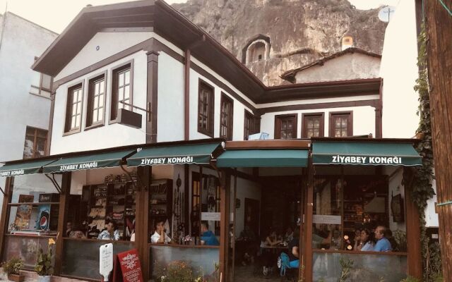 Ziyagil Konağı