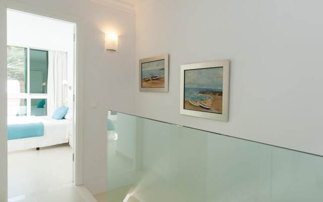 Beachfront Apart Las Burras Mra 02