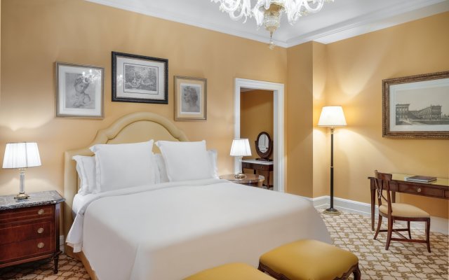 Отель Four Seasons Hotel Firenze