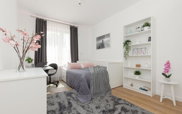 Żoliborz Artystyczny Warsaw by Renters