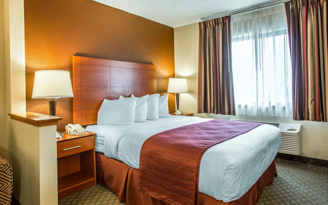 Quality Inn Sheboygan North I-43