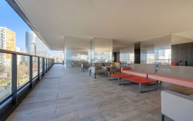 Modern Apartment by Renters Prestige