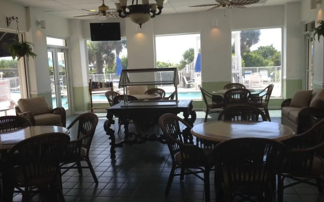 Royal Mansions Resort
