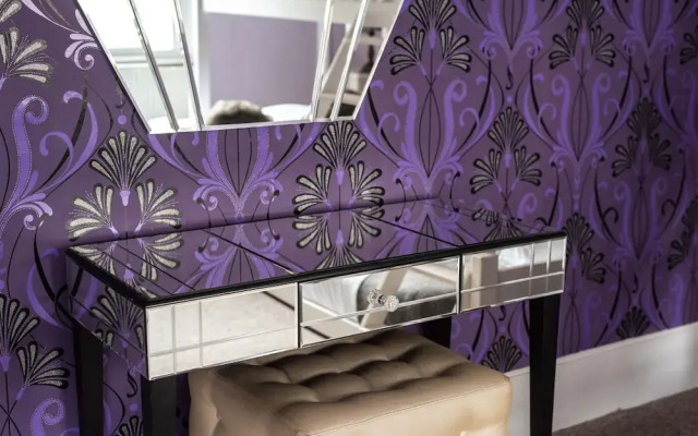 Chocolate Box Central by Brighton Holiday Lets
