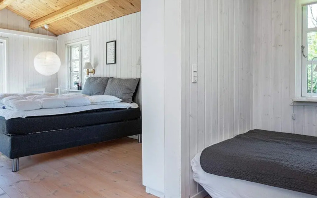 8 Person Holiday Home in Vaeggerlose