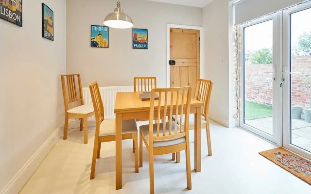 Host Stay Bristol Avenue