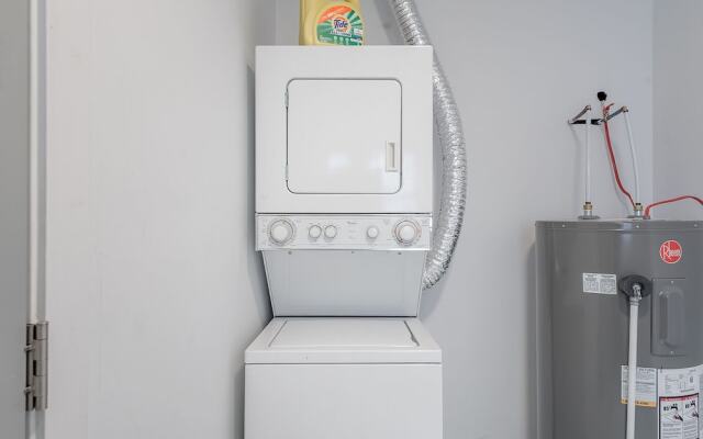 Cozy Private BR in the heart of Plateau