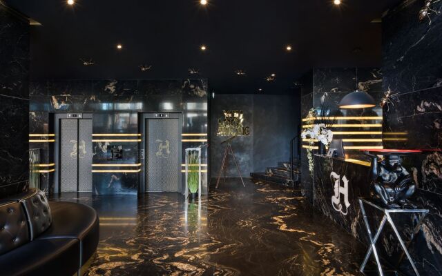 H Hotel