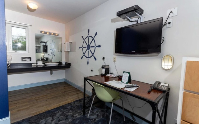 Greenporter Hotel
