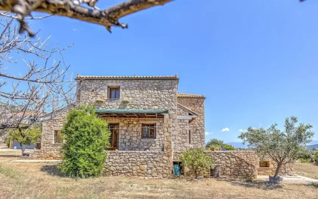 Sea Front Stone Villa Near Monemvasia