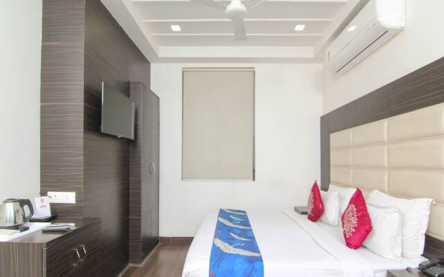 OYO 3232 Royal Inn