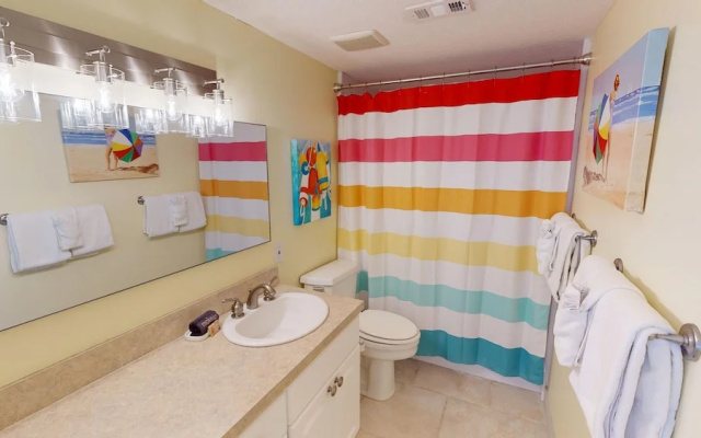 Beach House 601d 2 Bedroom Condo by RedAwning