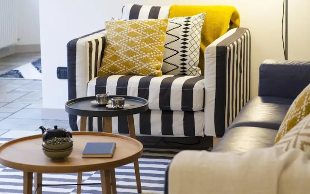 Charming Modern Apartment