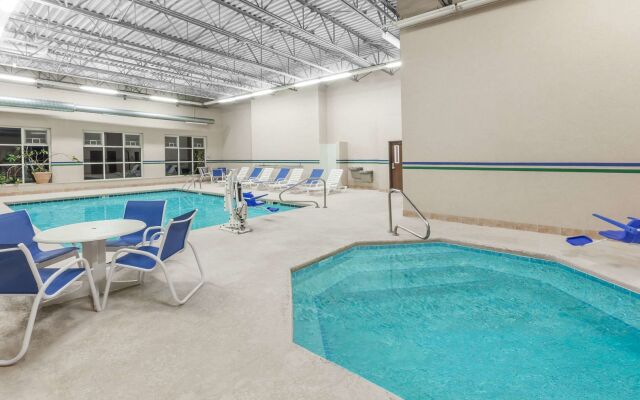 Baymont by Wyndham Grand Rapids N/Walker