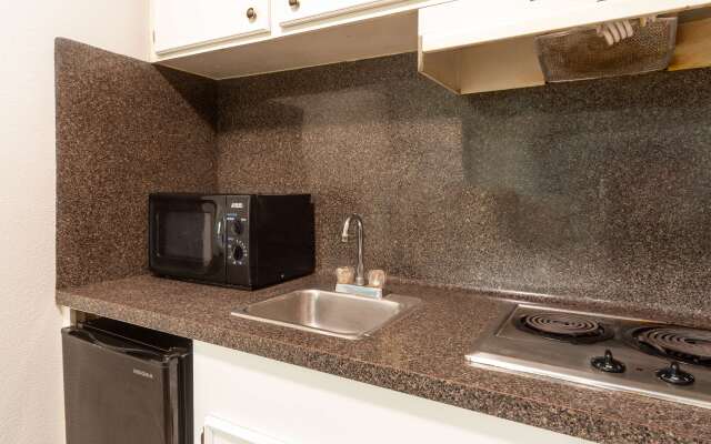 Motel 6 Livingston, TX