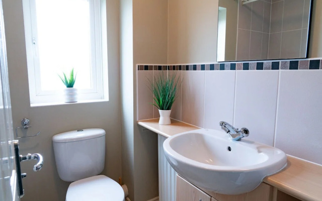 Lovely 4-bed House in Huntingdon