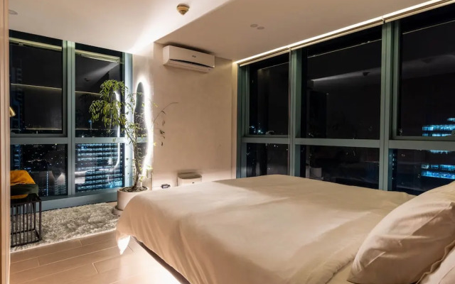 Luxury 2BR Gem in One Uptown, bgc