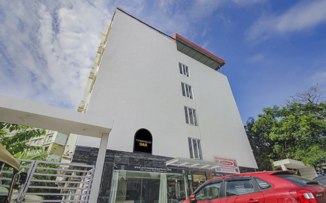 Super OYO Townhouse OAK The Platinum Studio 50