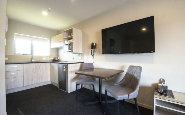 Ellerslie Palms Motel
