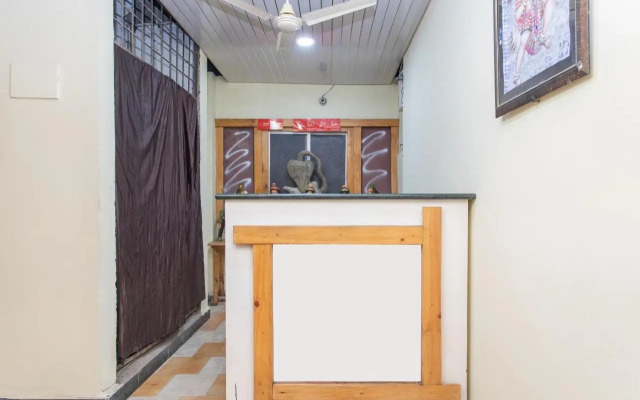 OYO 24109 Hotel Santushti