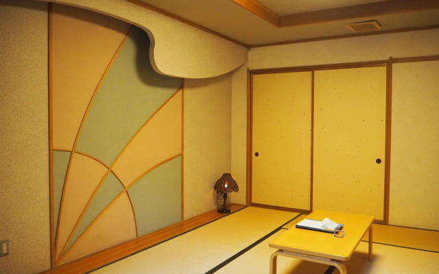 Minakamisanso