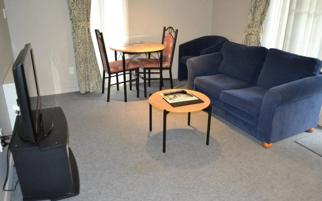 Courtesy Court Motel