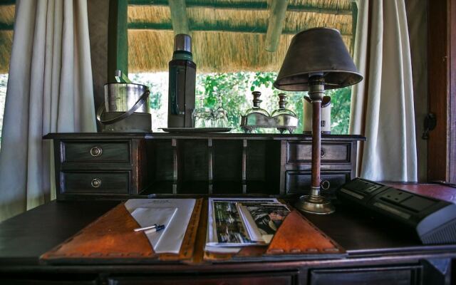 Selinda Camp