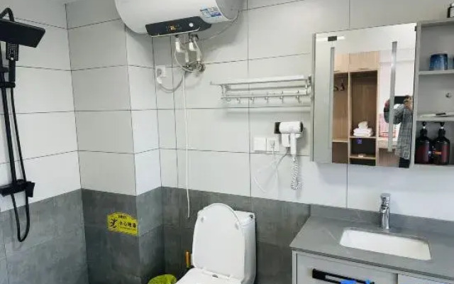 Yunxi Homestay (Academy Road Branch)