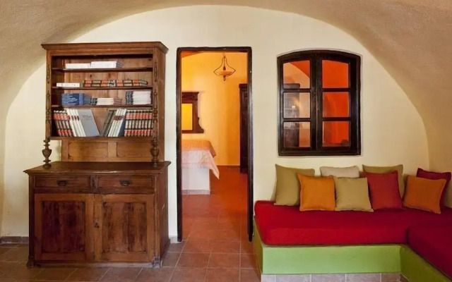 Lava Suites and Lounge