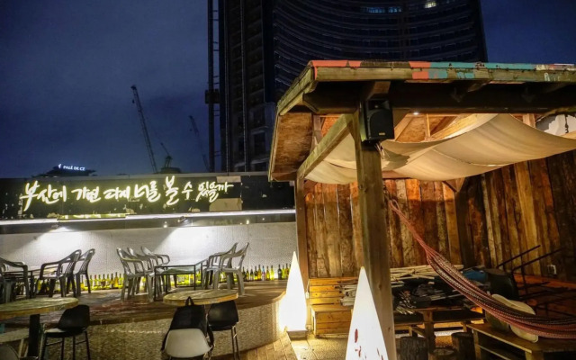 Mipo Oceanside Hotel