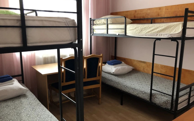 Domino - Hostel