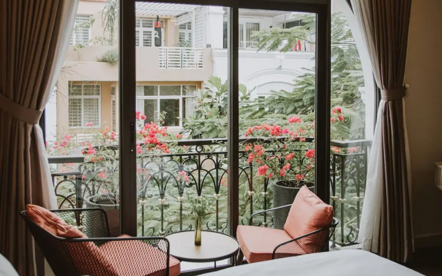 Charmaine's Hotel & Apartment