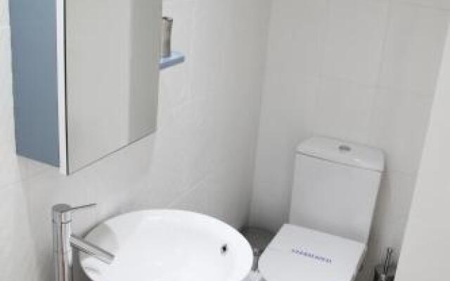 Lazuli Beachfront Apartment 254