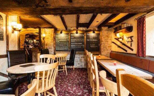 The Half Moon Inn & Country Lodge Mudford