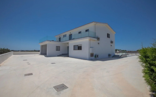 Villa Sienna, Fabulous 6bdr Protaras Villa