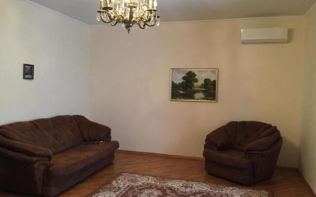 3h komnatnaja Kvartira v Novom Afone