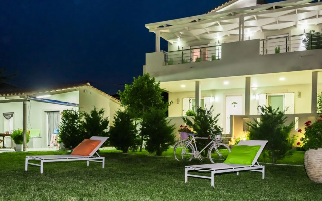 Tesys Studios & Apartments