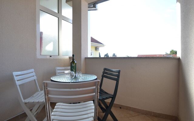 Apartment Martina - 300 m from sea: A2 Sukosan, Zadar riviera