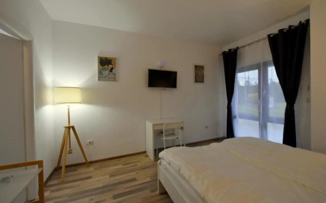 Neferprod Apartments - IS - CAM 03